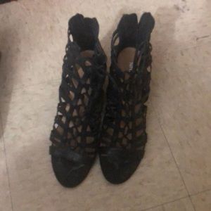 Black wedges